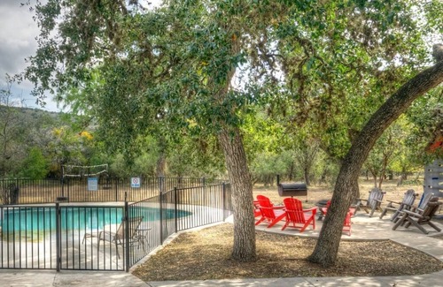 Concan House | Emerald, Private Pool, Wi-Fi, @ Frio River Vacation Rentals