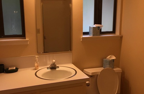Ashford Apartment | Emerald Room At Forest House (Pre-packed Breakfast Inc., 1mile from Mt Rainier)