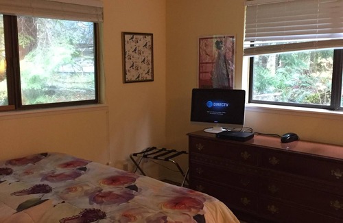 Ashford Apartment | Emerald Room At Forest House (Pre-packed Breakfast Inc., 1mile from Mt Rainier)
