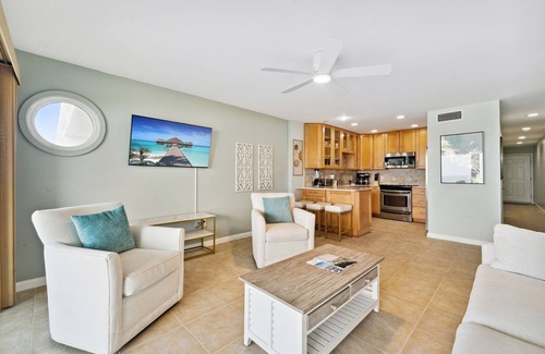 Seacrest Condo | "Emerald Shores" #2-1 bed-Sleeps 6-Ocean Views