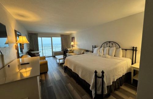Daytona Beach Shores Hotel | Emerald Shores Hotel - Daytona Beach