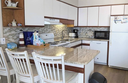 Ono Island Condo | Emerald Skye 34 LaidBack Seafoam Sand Escape