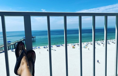 Orange Beach Condo | Emerald Skye 52 - Beautifully decorated beachfront condo