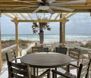 Bel Air House | Emerald Surf On The Beach