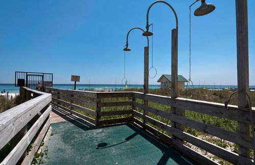 Destin House | Emerald Towers 1103