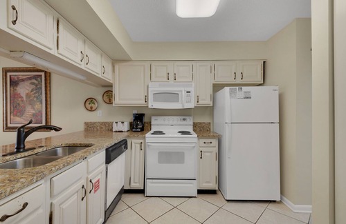 Destin Condo | Emerald Towers Condo Directly on the beach