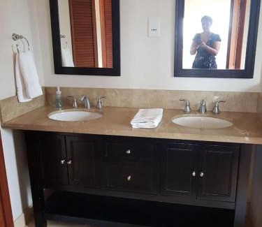 Savannes Villa | Emerald Vista Villa