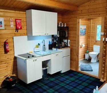 Inverness Ski Chalet | Emili Fois