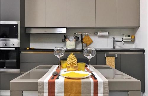 Como Apartment | Emily