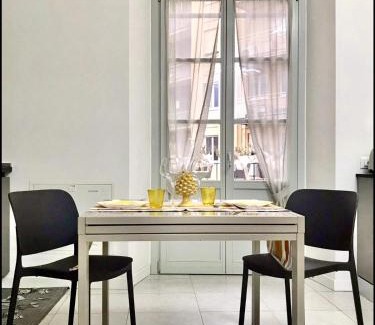 Como Apartment | Emily