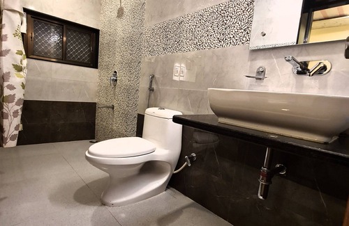 Mount Abu Hotel | Eminence - Palm Residency
