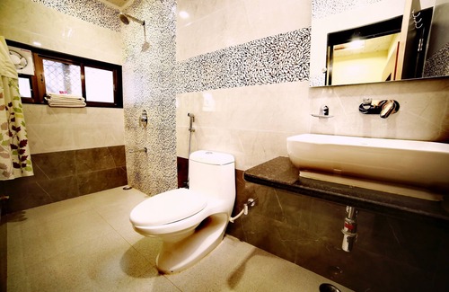 Mount Abu Hotel | Eminence - Palm Residency