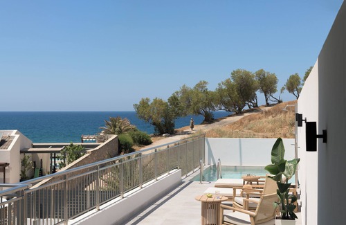 Panormos Villa | EmJo Villa, By the Sea, Stroll to Beach & Dining