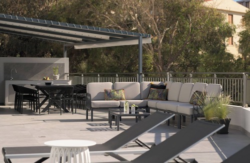 Panormos Villa | EmJo Villa, By the Sea, Stroll to Beach & Dining