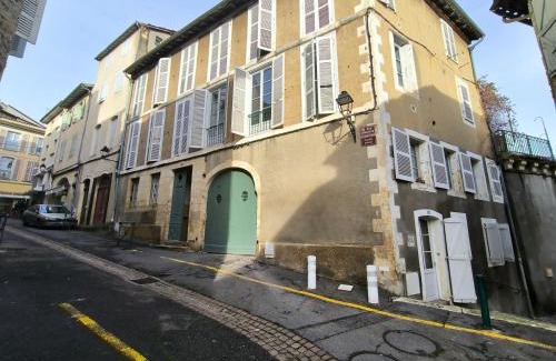 Auch Apartment | EMMA - Centre Historique - Parking privée