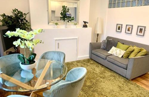Cambridge City Centre Apartment | EMMANUEL HOUSE - Beautiful 1-Bedroom Apt In Central Cambridge - Historical Building