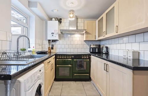 Nottingham House | Emmas Central House Parking