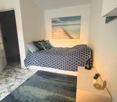 Musicians Quarter Apartment | EMNICE Studio musiciens