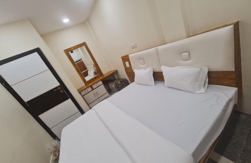 Ujjain Hotel | Empire Hotel & Restaurant