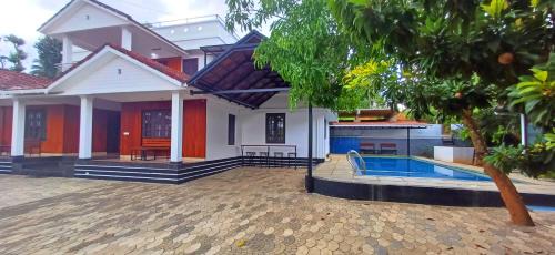 Vayittiri Villa | Empire Pool Villa