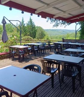 Saint-Aubin-de-Nabirat Other | EMPLACEMEMENT TENTE En FORET