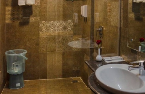 Haldwani Hotel | Emporio Hotel