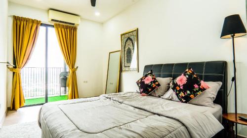 Petaling Jaya Apartment | Emporis SOHO Kota Damansara by Airhost
