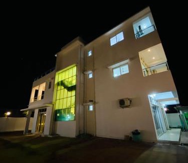 Lonavala House | EMPYREAN STAY ll BRAMHA PALACE ll 6BHK ll PRIVATE POOL ll MALAVALI