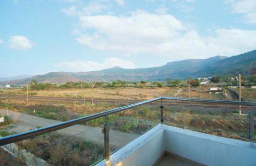 Lonavala House | EMPYREAN STAY ll BRAMHA PALACE ll 6BHK ll PRIVATE POOL ll MALAVALI