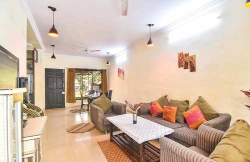 Kune N.m. Villa | EMPYREAN STAYS ll3bhk White Pearl ll AC ll POOL ll FREE WIFI