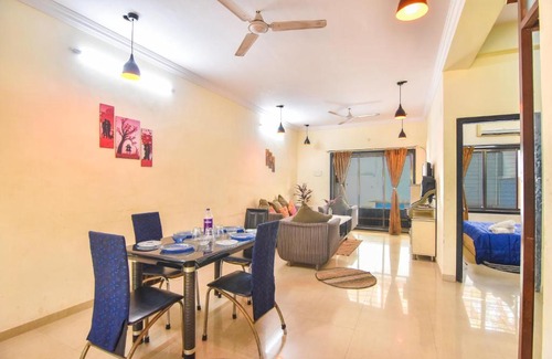 Kune N.m. Villa | EMPYREAN STAYS ll3bhk White Pearl ll AC ll POOL ll FREE WIFI