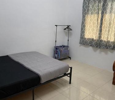 Larut House | EmyNuar Homestay