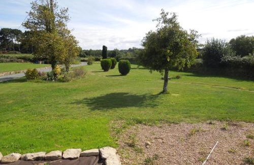 Ploumilliau House | En Bretagne, villa de 2 à 8 pers , meublé de tourisme 3 étoiles nichée dans un écrin de verdure à 2500m de la plage