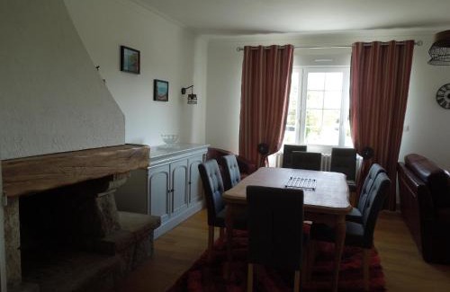Ploumilliau House | En Bretagne, villa de 2 à 8 pers , meublé de tourisme 3 étoiles nichée dans un écrin de verdure à 2500m de la plage