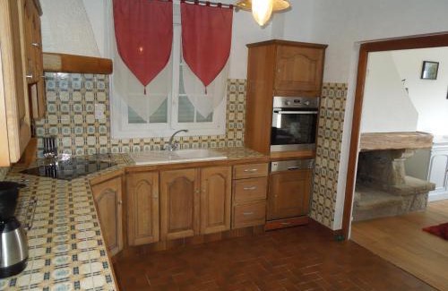 Ploumilliau House | En Bretagne, villa de 2 à 8 pers , meublé de tourisme 3 étoiles nichée dans un écrin de verdure à 2500m de la plage