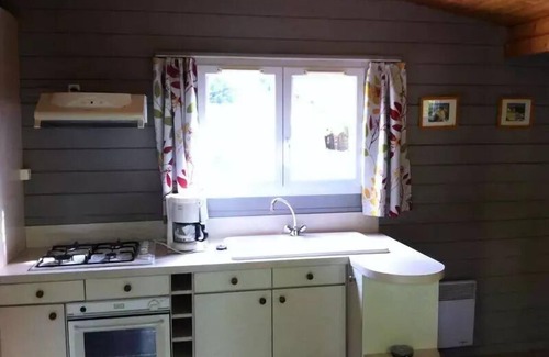 Biscarrosse Ski Chalet | En Chon Les Pins - Camping-Caravaning * - Chalet wood 30m2 -2 bedrooms DIMANCHE - DIMANCHE n° 53 4 to 5 people - 4 pers. included in the tariff