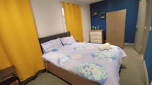 Eccles House | En-suite Double-Bedroom in the Heart of Eccles Manchester BH5 Perfect for Short Stays