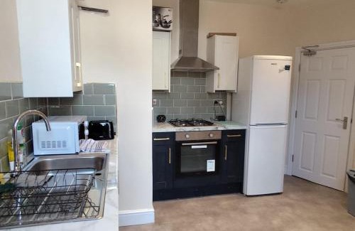 Salford House | En-Suite Double-Bedroom in the Heart of Salford Manchester CR1 Perfect for Short Stays