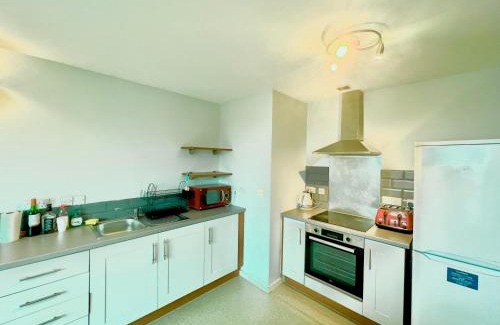Salford House | En-suite Double room in shared City Center Apartment