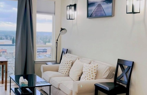 South Tacoma Condo | En-suite Room-Rainier Mountain View room, 7 mins to Tacoma Dome