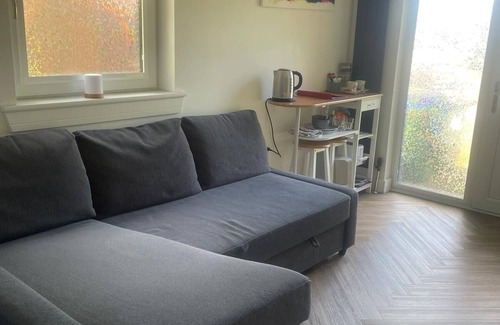 Gilmerton Apartment | En-suite with private entrance in Edinburgh