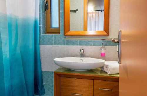 Kiparissia House | Enastron Villas