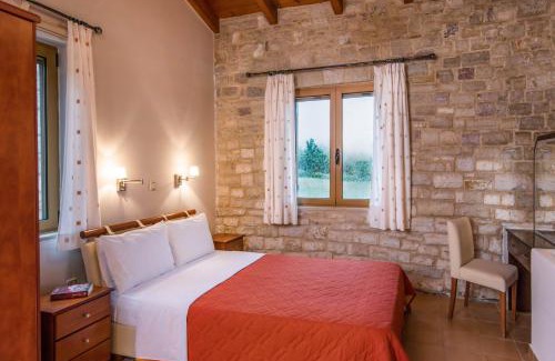 Kiparissia House | Enastron Villas