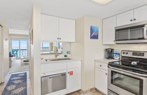 Sunnyside Condo | Encanto Blue on the Beach PH37