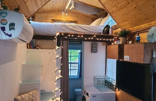 Sumner Cabin | Encanto Tiny House (Puyallup, WA)