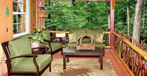 Newport House | Enchanted Cottage - 1 Bedrooms, 1 Baths, Sleeps 2 cabin
