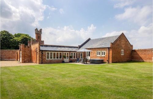 Salhouse House | Enchanted Cottage