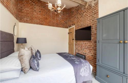 Salhouse House | Enchanted Cottage
