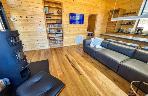 West Jefferson Cabin | Enchanted Escape Available Labor Day Weekend!