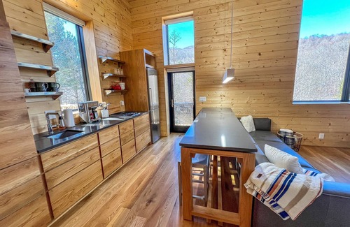West Jefferson Cabin | Enchanted Escape Available Labor Day Weekend!